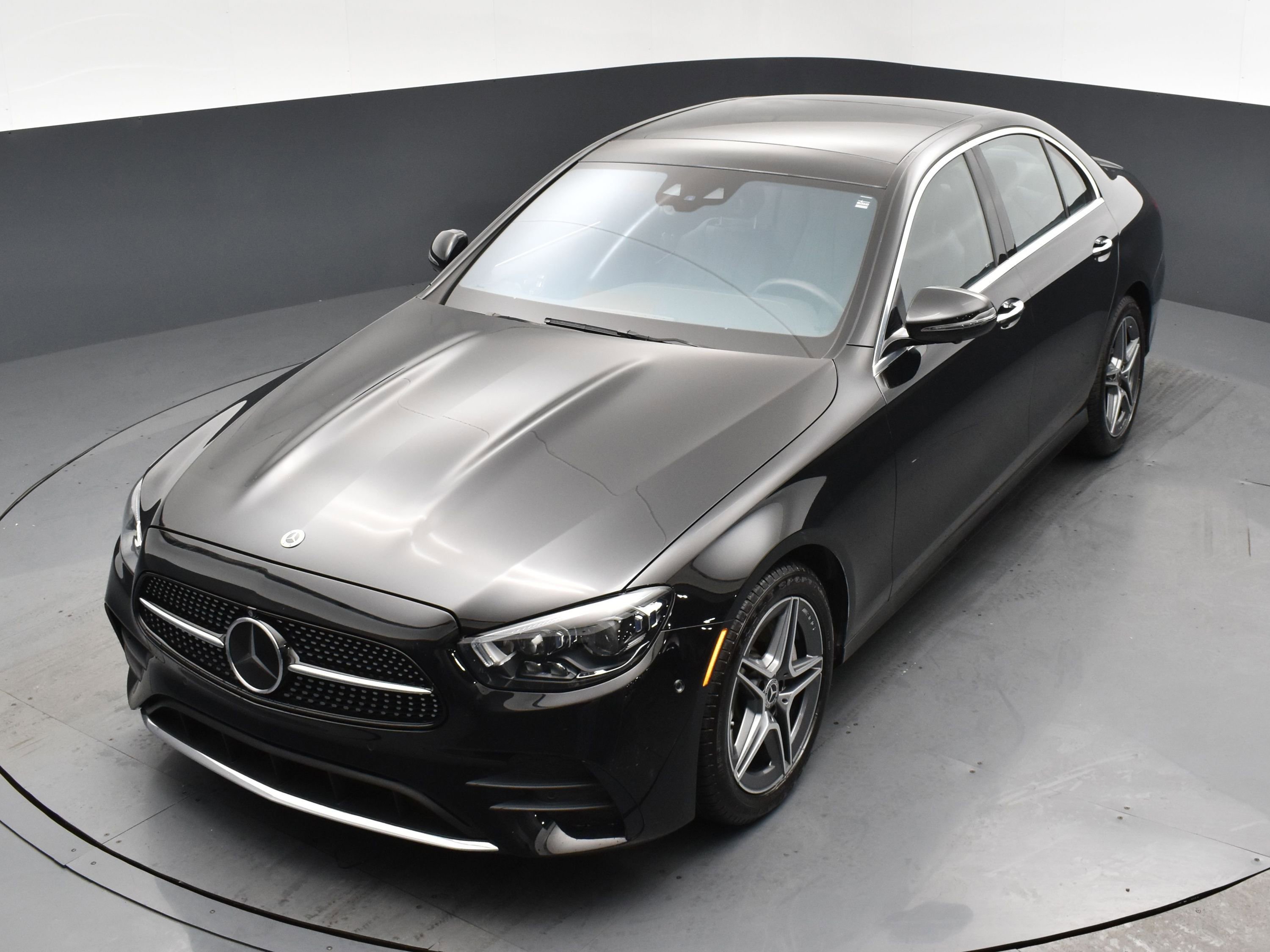 2022 Mercedes-Benz E-Class E350 - Photo 18