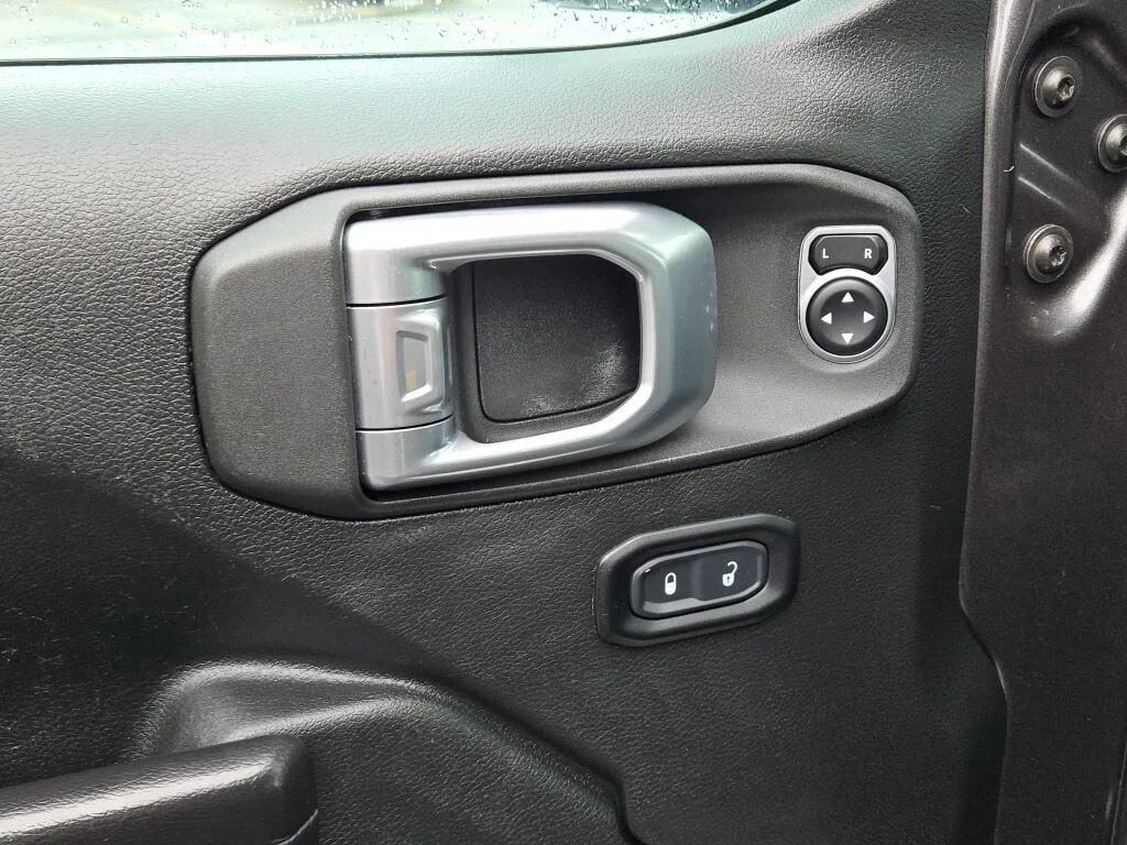 Used 2020 Gray Jeep Unlimited Rubicon image 21