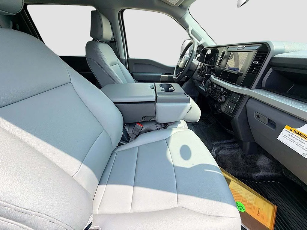 New 2026 Oxford White Ford F-550® XL image 18