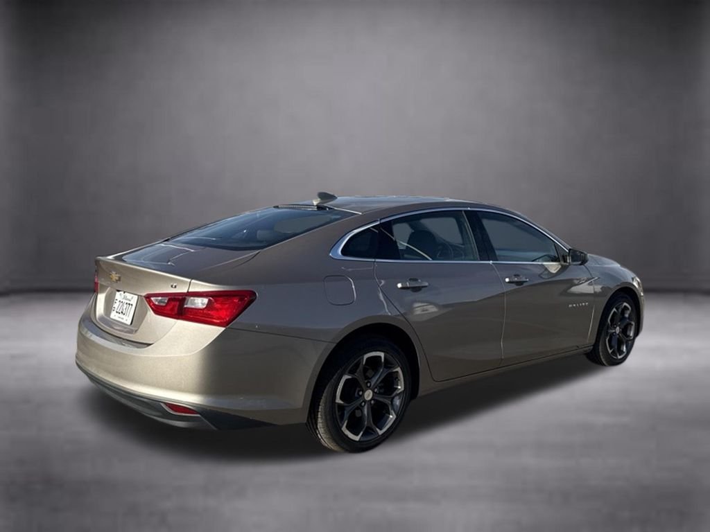 Used 2023 Gray Chevrolet LT image 3