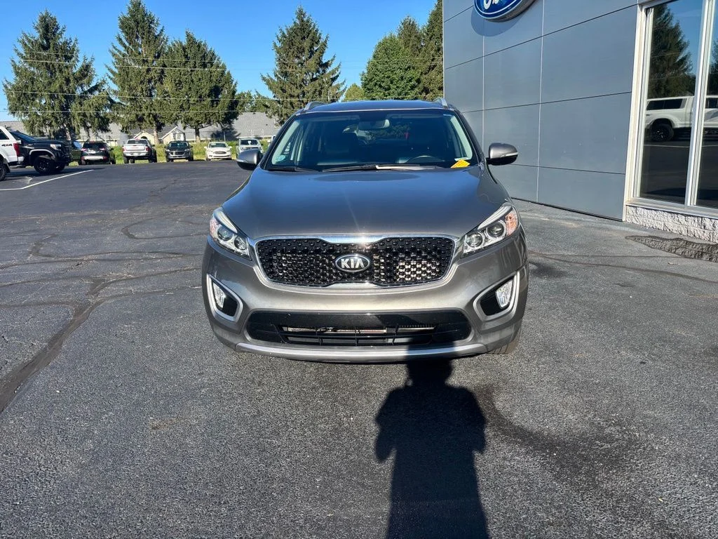 Used 2018 Silver Kia EX image 10