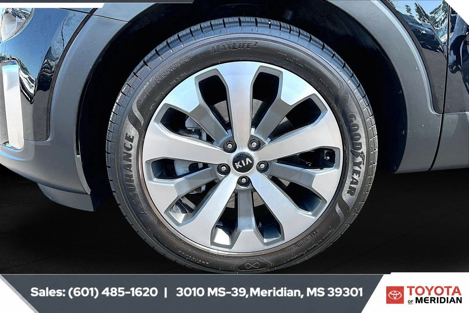 Used 2021 Ebony Black Kia EX image 7