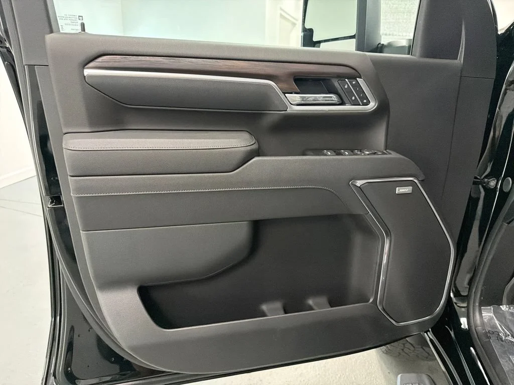 New 2026 Onyx Black GMC SLT image 11