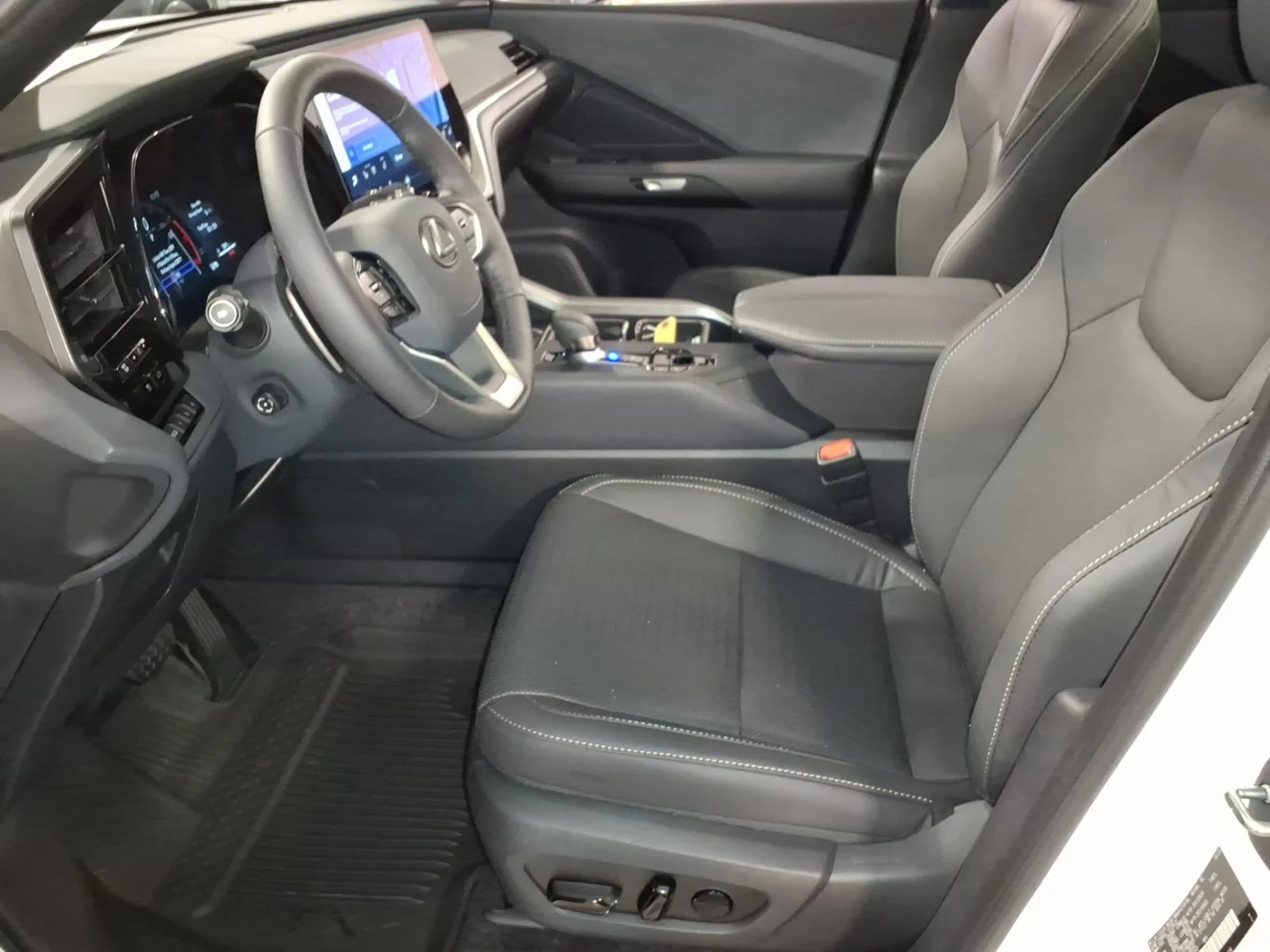New 2026 Pear Lexus  image 5