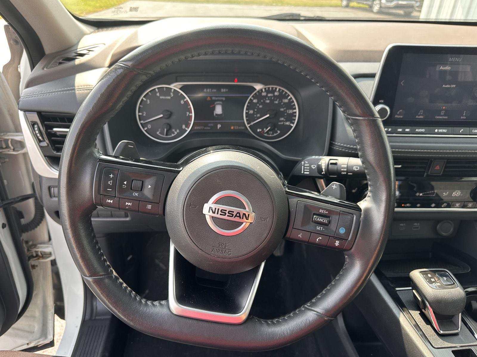 Used 2021 Pearl White Tricoat Nissan SV image 10