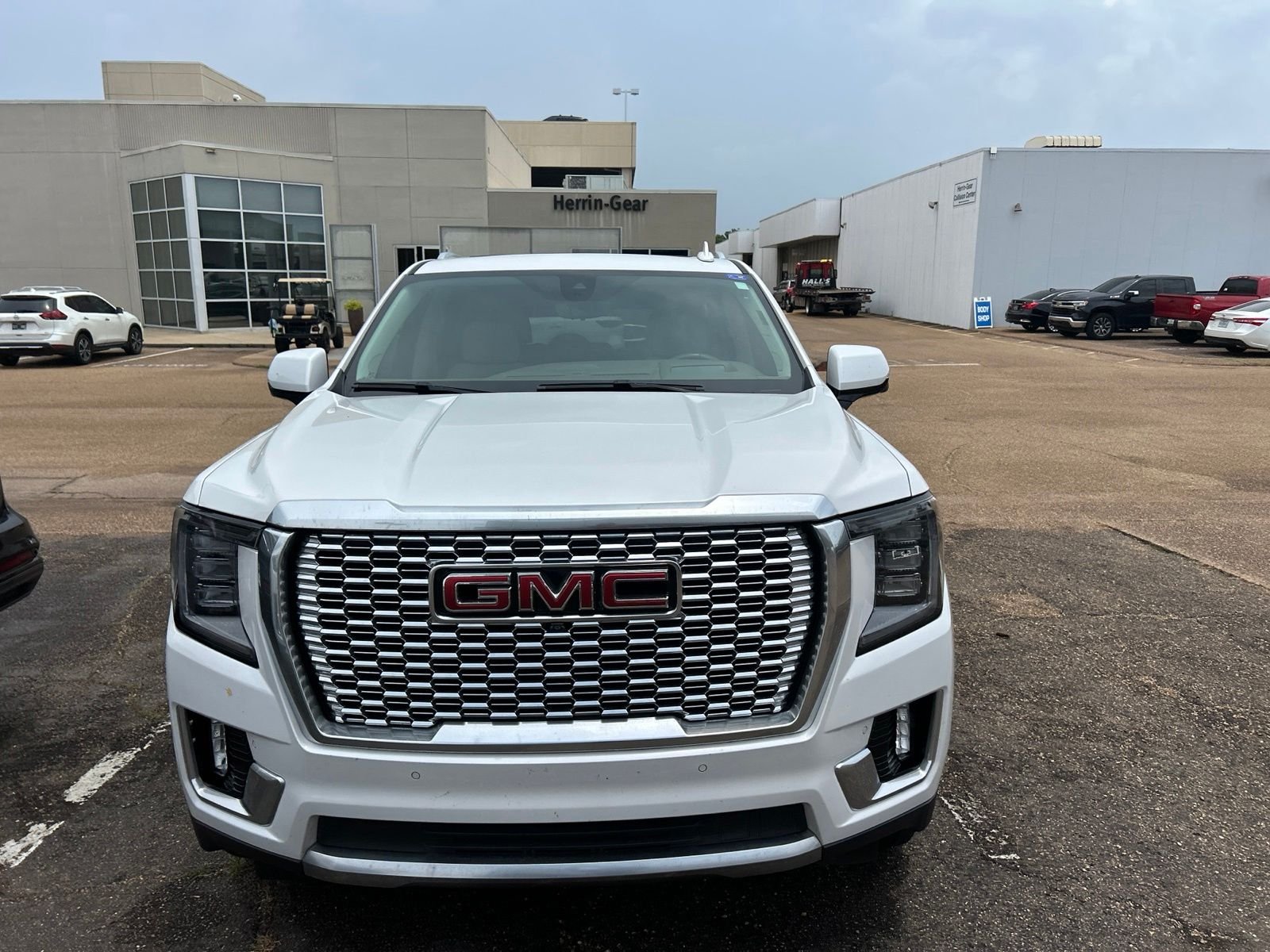 Used 2022 White GMC Denali image 7