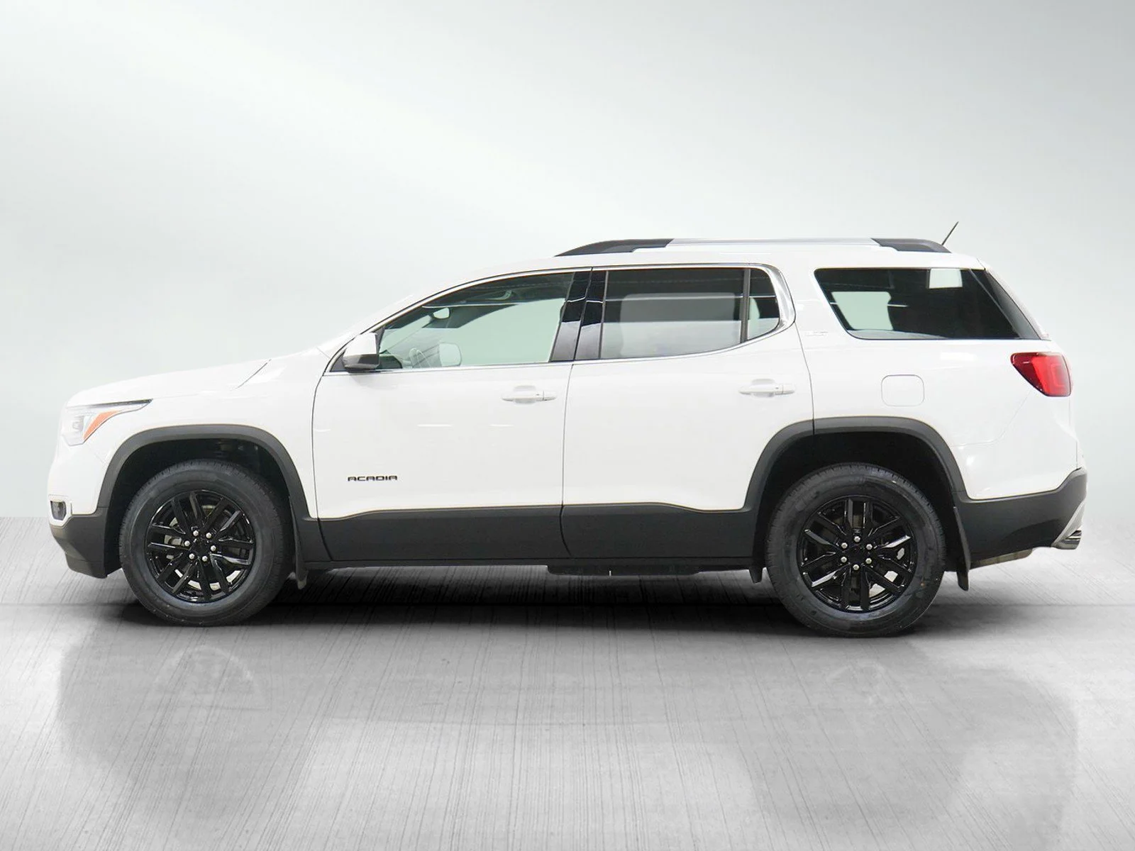 Used 2018 GMC Acadia SLT-1 with VIN 1GKKNULS7JZ186832 for sale in Burnsville, Minnesota