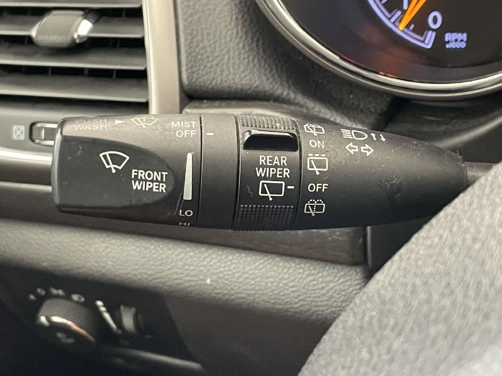 Used 2018 White Jeep Altitude image 34