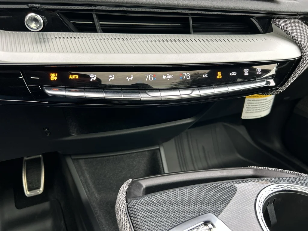 2025 Cadillac OPTIQ Sport 1 - Photo 18