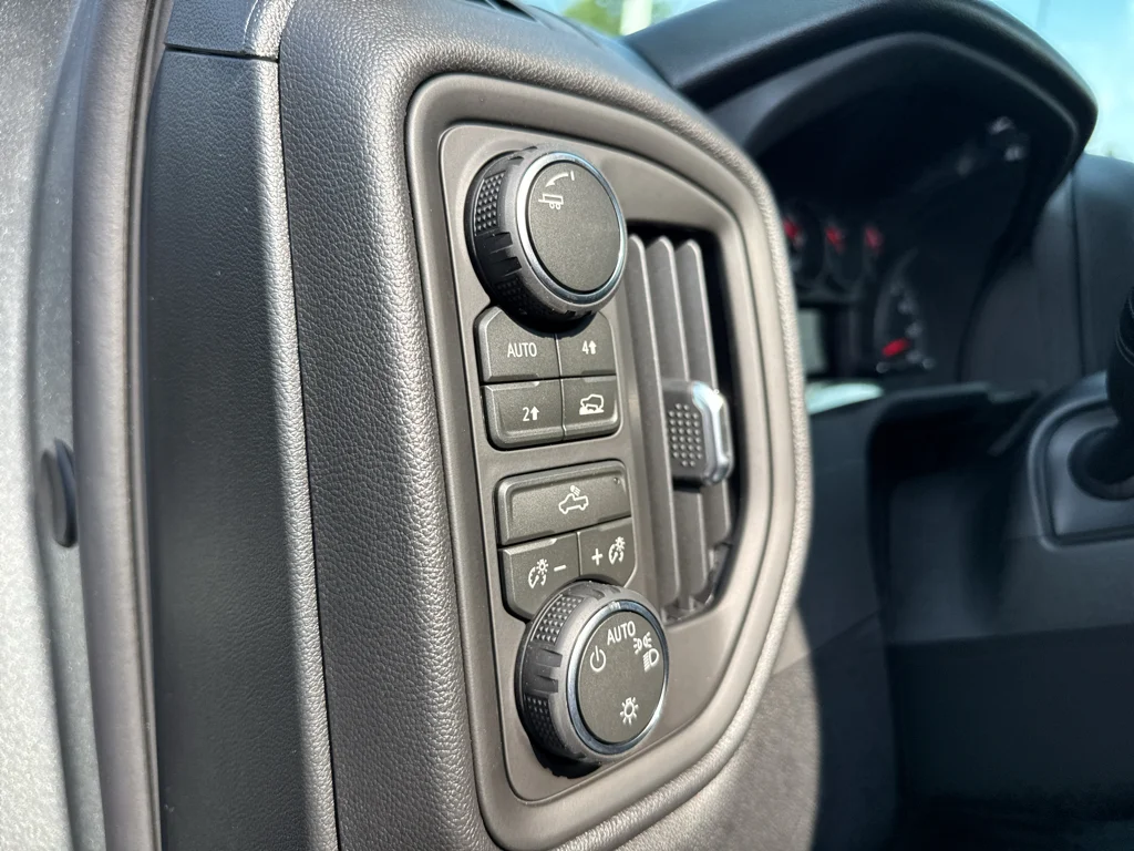 2026 Chevrolet Silverado 1500 Custom - Photo 19