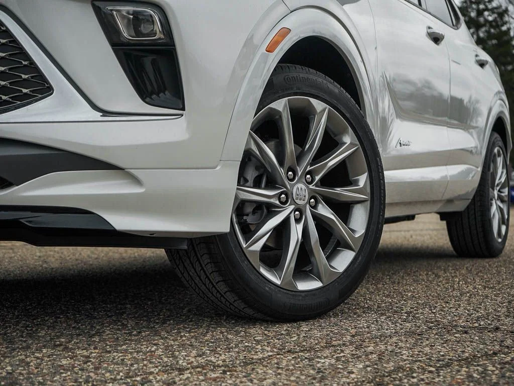 New 2026 White Frost Tricoat Buick Avenir image 5