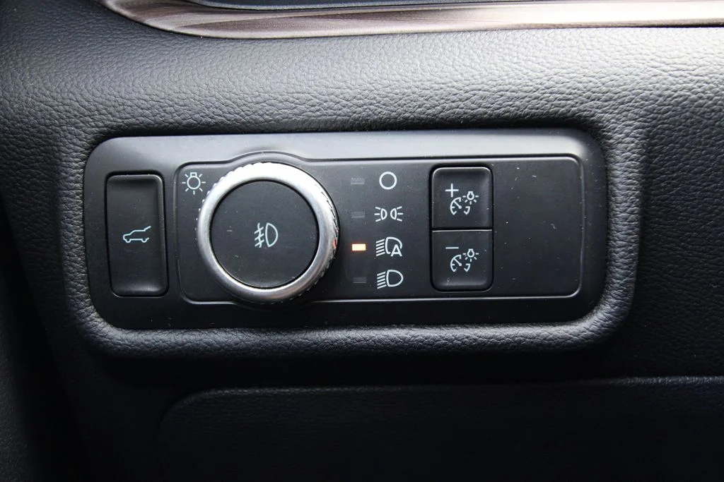 Used 2022 Gray Ford Limited image 24