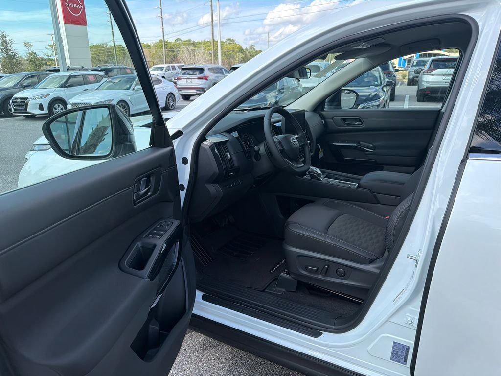 New 2026 Nissan Pathfinder SV 4D Sport Utility