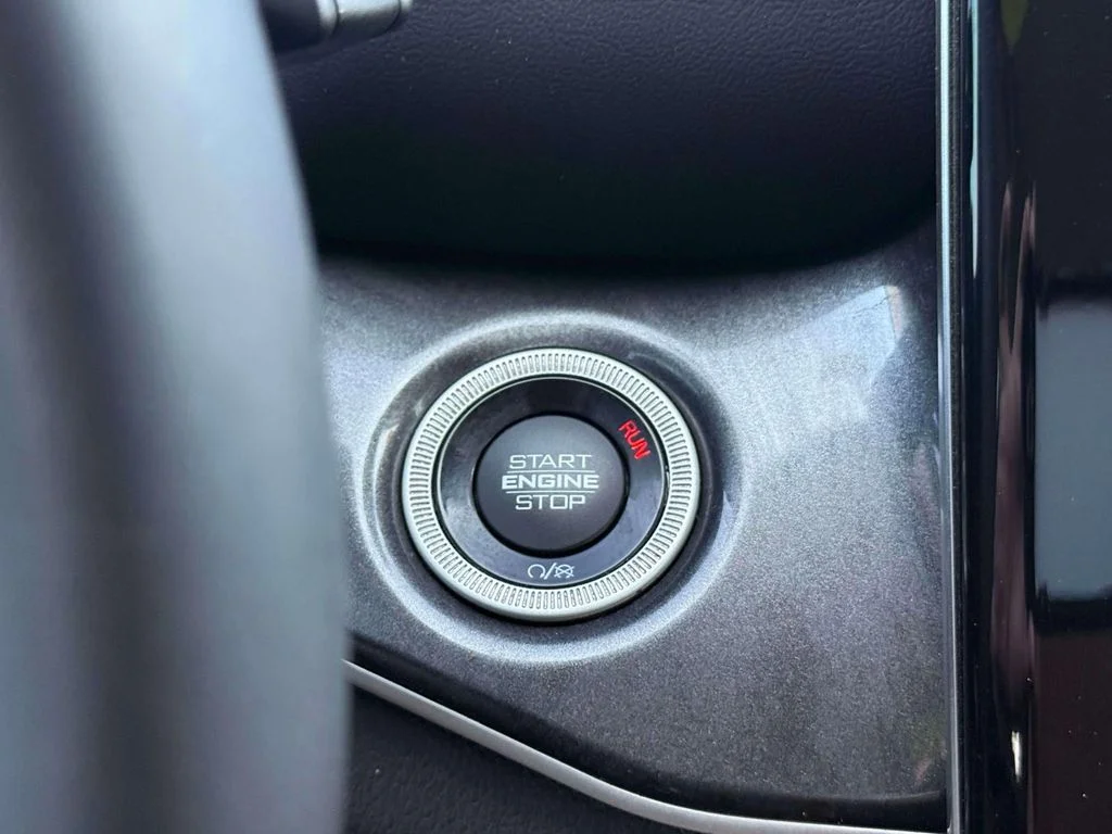 Used 2023 White Jeep Laredo image 23