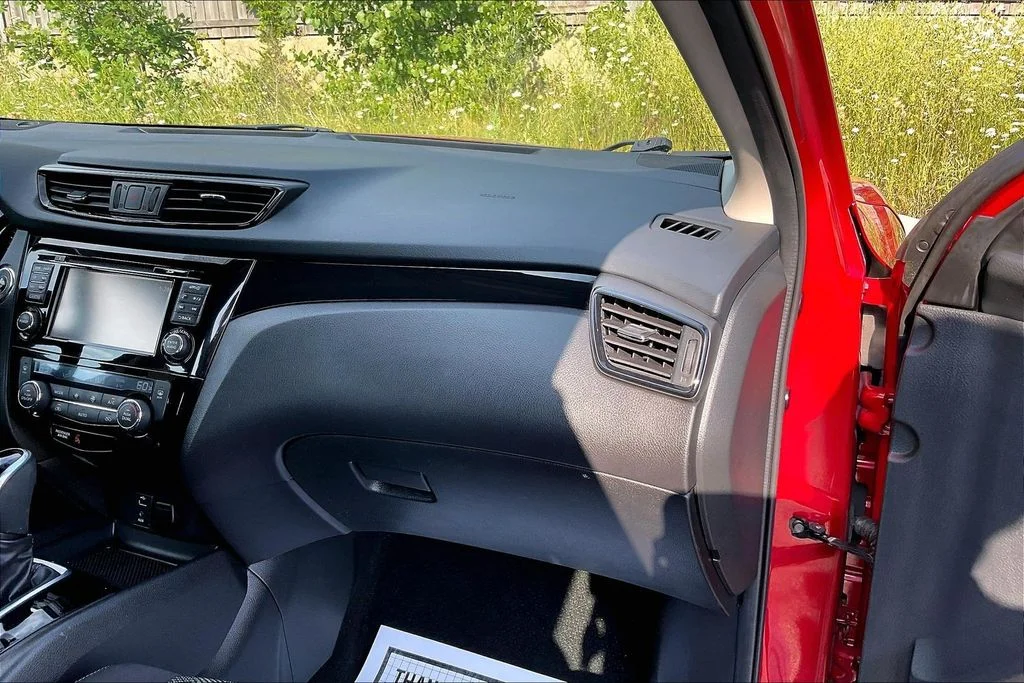 Used 2017 Red Nissan SV image 16