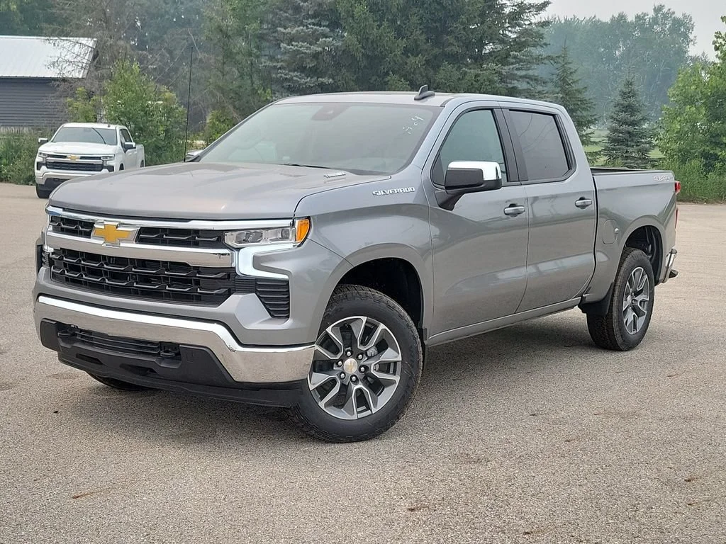 New 2026 Sterling Gray Metallic Chevrolet LT (2FL) image 31