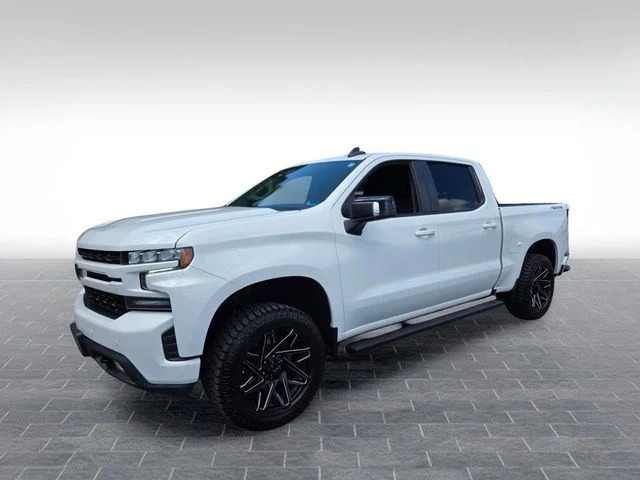 Used 2021 White Chevrolet RST image 3