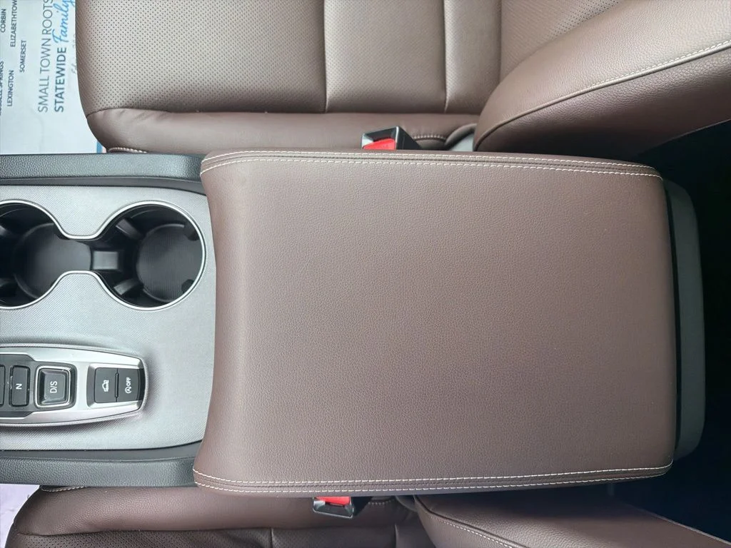 Used 2025 White Honda RTL image 12