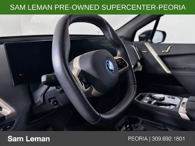 Used 2025 Gray BMW xDrive50 image 11