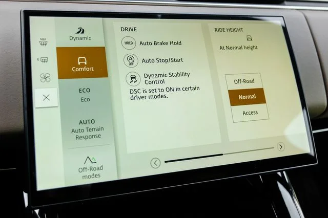 New 2026  Land Rover SE image 38
