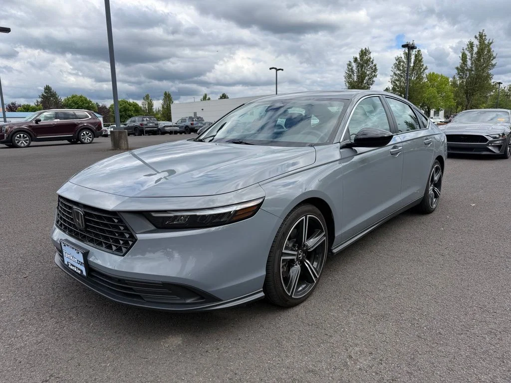 Used 2023 Urban Gray Pearl Honda Sport image 3