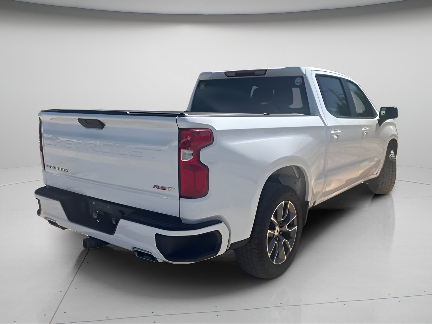 Used 2022 Summit White Chevrolet RST image 6