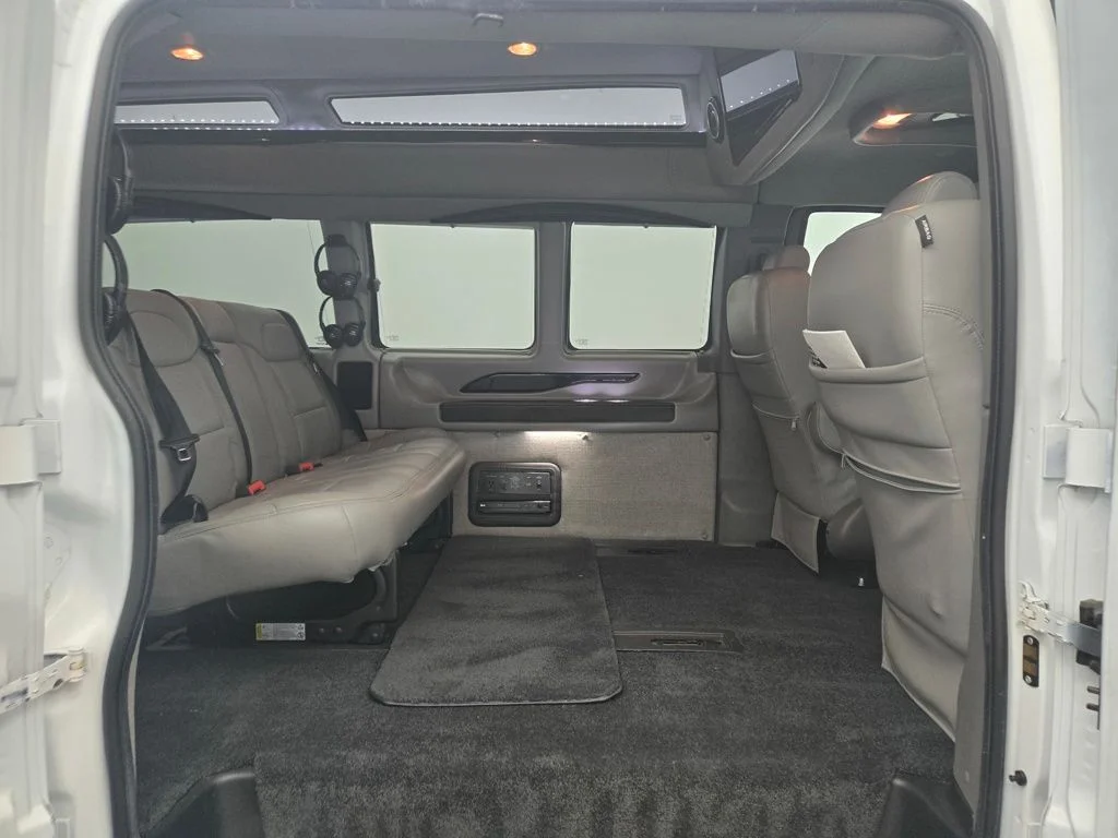 Used 2020 Summit White Chevrolet Explorer Limited SE image 42