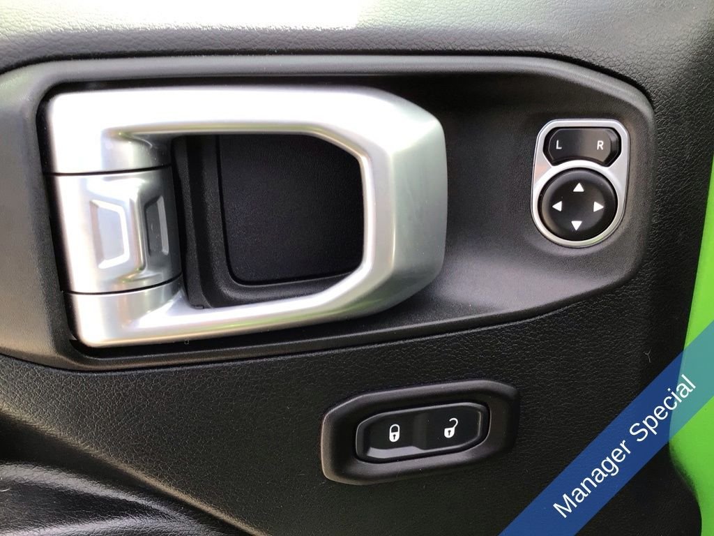 Used 2018 Green Jeep Unlimited Sport S image 22
