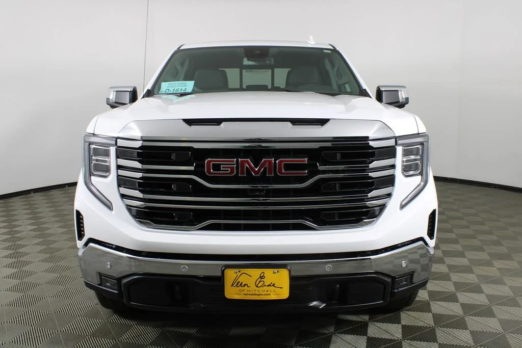 New 2026 Summit White GMC SLT image 2
