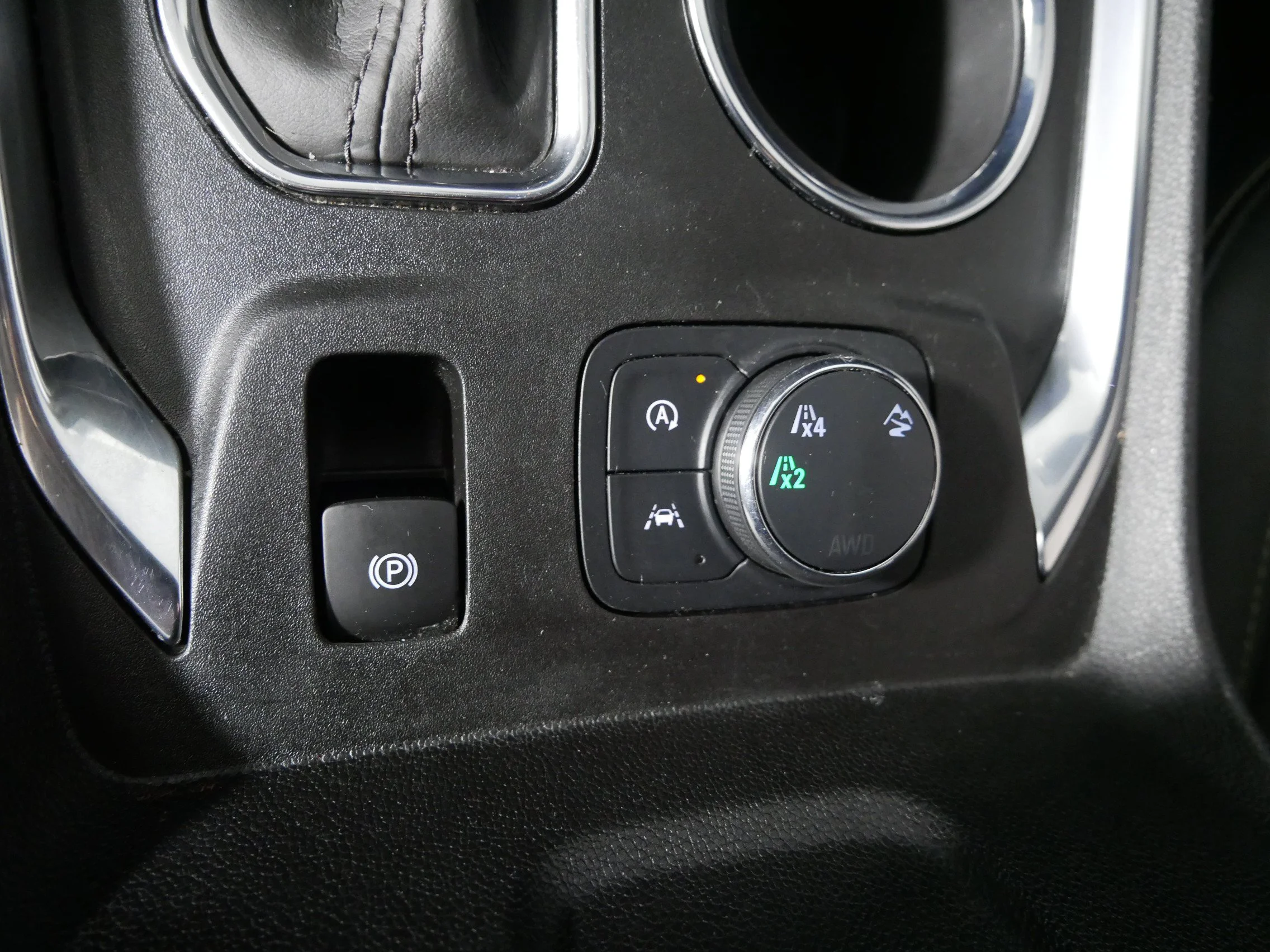 Used 2023 Sterling Gray Metallic Chevrolet LT Leather image 29