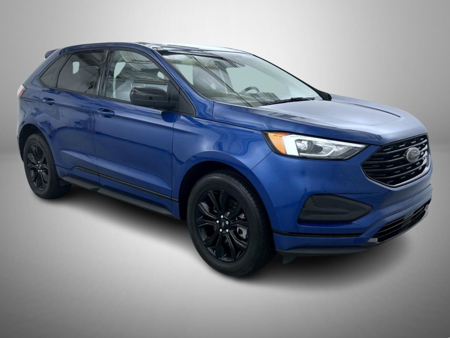 Used 2024 Blue Metallic Ford SE image 3