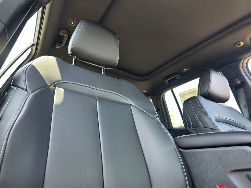 New 2026 Baltic Gray Metallic Clear-Coat Exterior Paint Jeep Limited image 14
