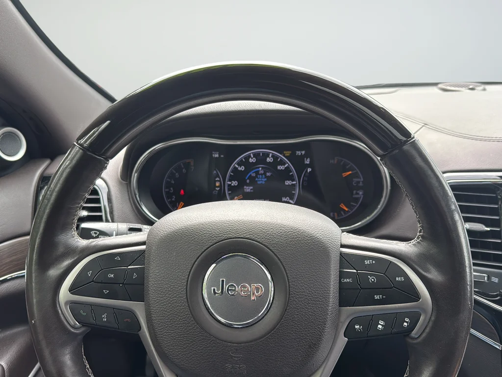 Used 2019 Off-white Jeep Overland image 19