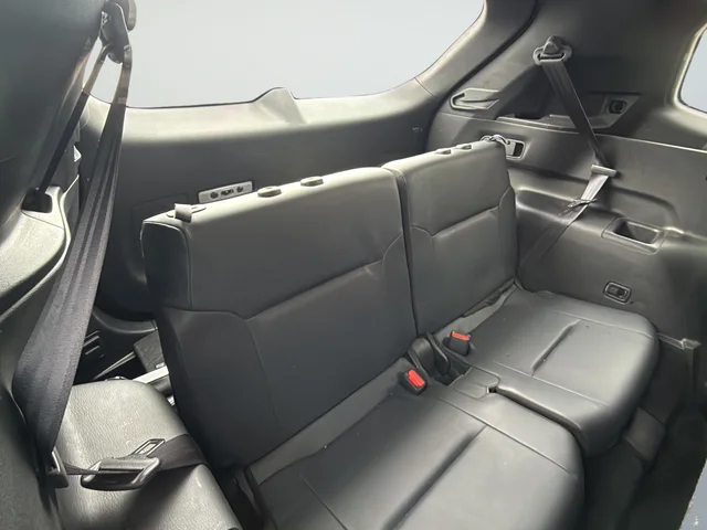 Used 2022 Black Mitsubishi SE image 12