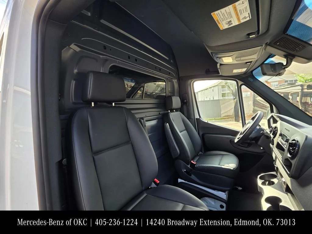 Used 2025 White Mercedes-Benz Cargo 170 WB image 13