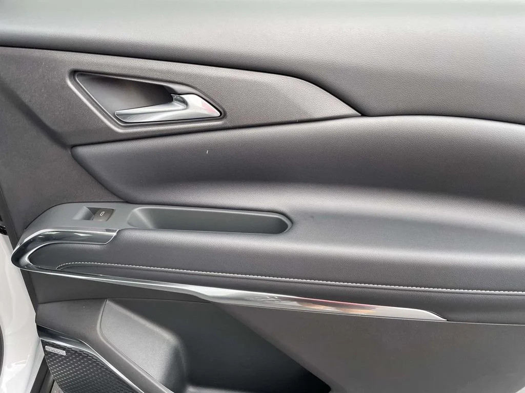 New 2026 Summit White Chevrolet LT image 10