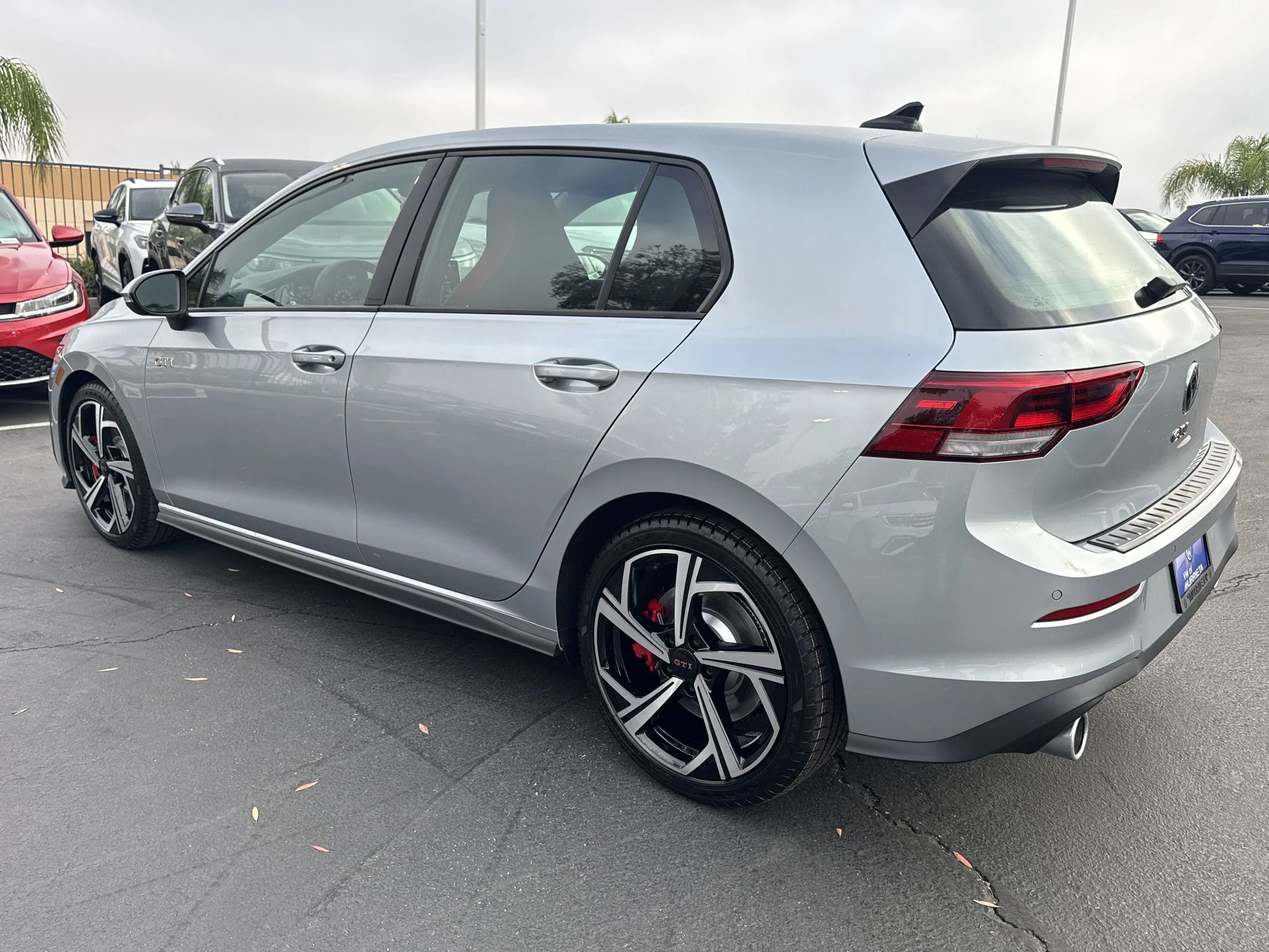 New 2026 Alpine Silver Metallic Volkswagen SE image 5