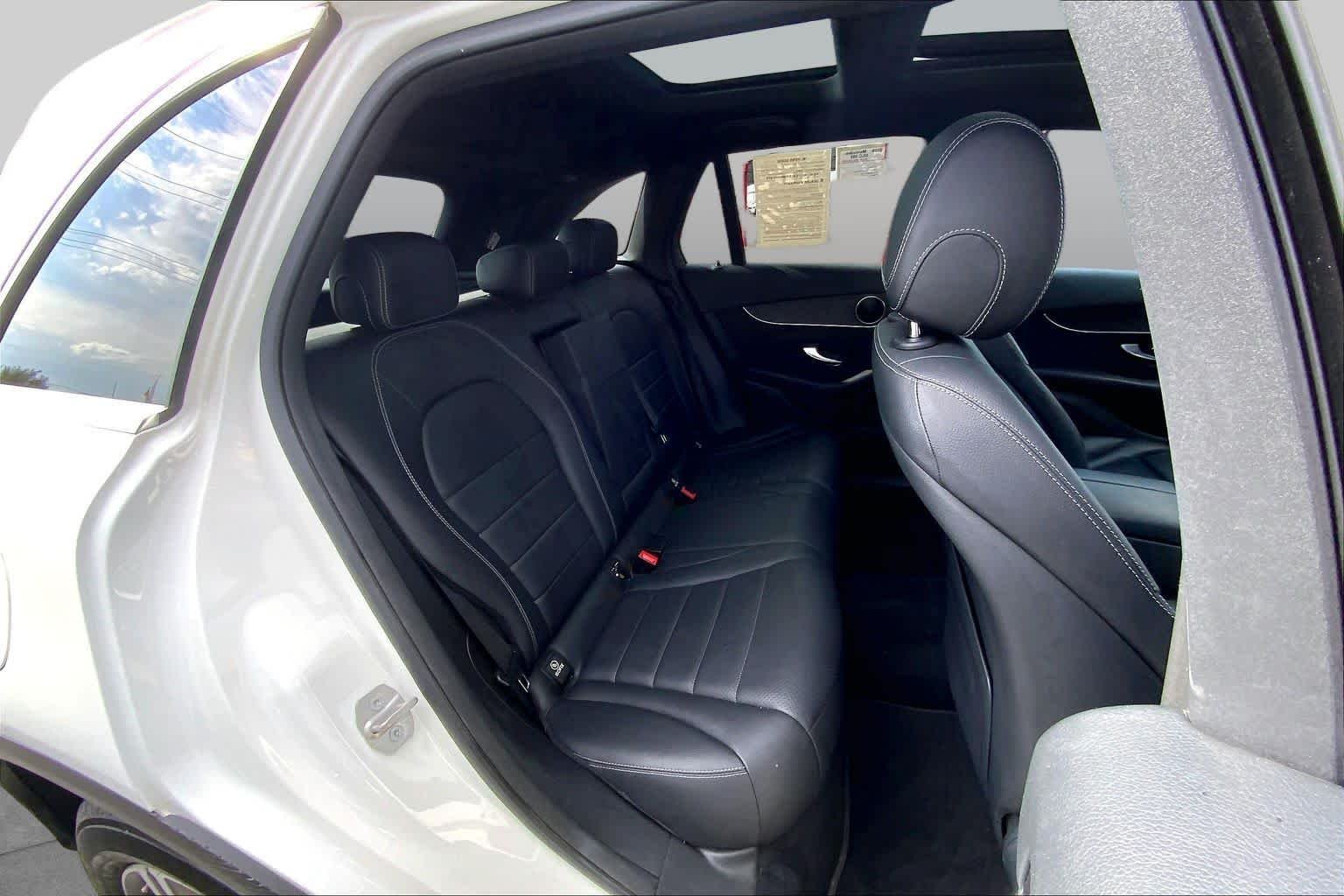 Used 2020 designo Diamond White Metallic Mercedes-Benz GLC 300 image 20