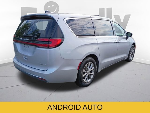 Used 2026 Silver Chrysler Limited image 5