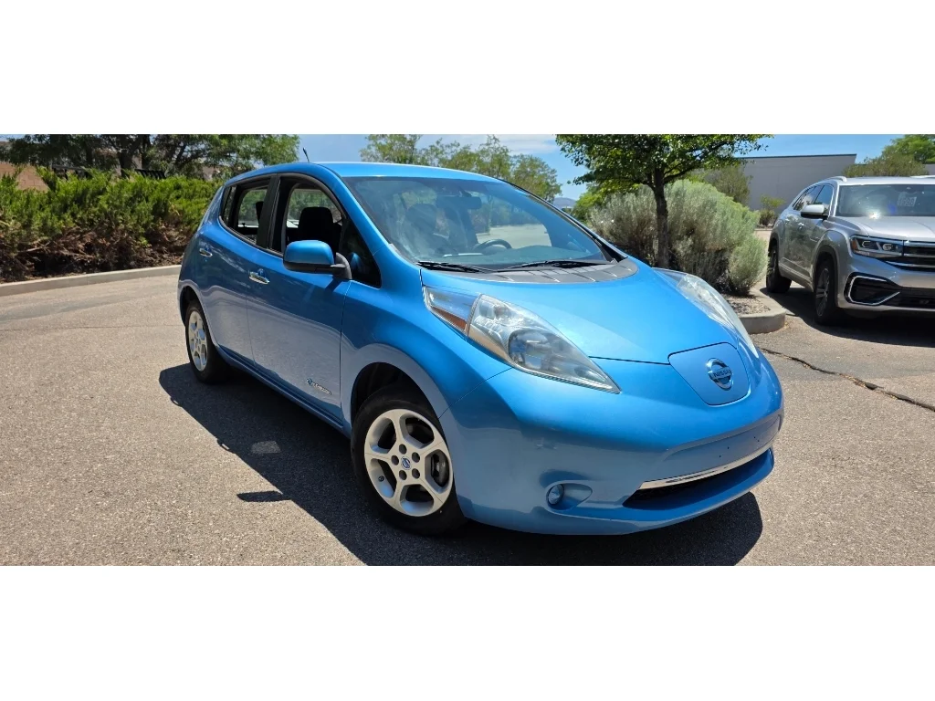 Used 2013 Blue Ocean Nissan SV image 4