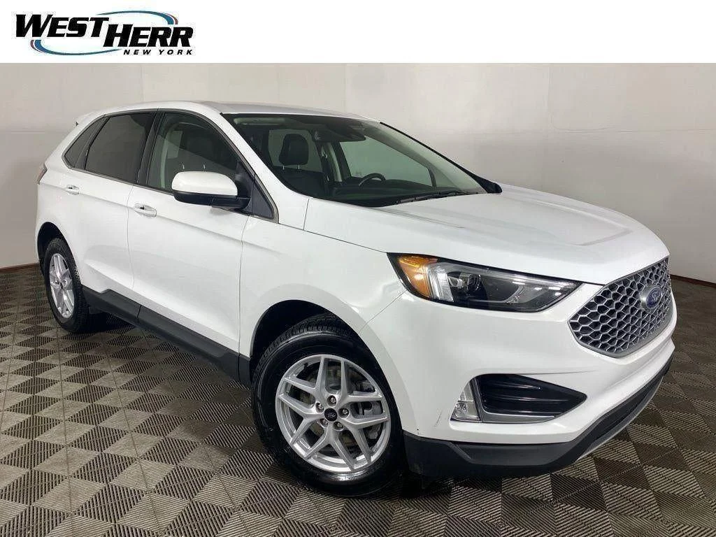 Used 2024 Oxford White Ford SEL image 29