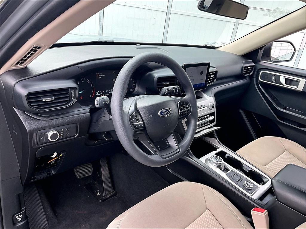 Used 2022 Silver Metallic Ford Base image 8