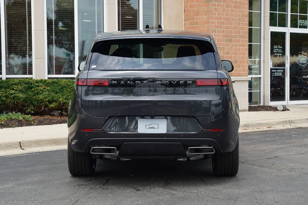 New 2026 Carpathian Grey Land Rover Dynamic SE image 5