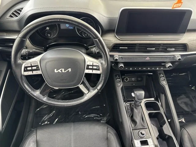 Used 2022 White Kia EX image 24