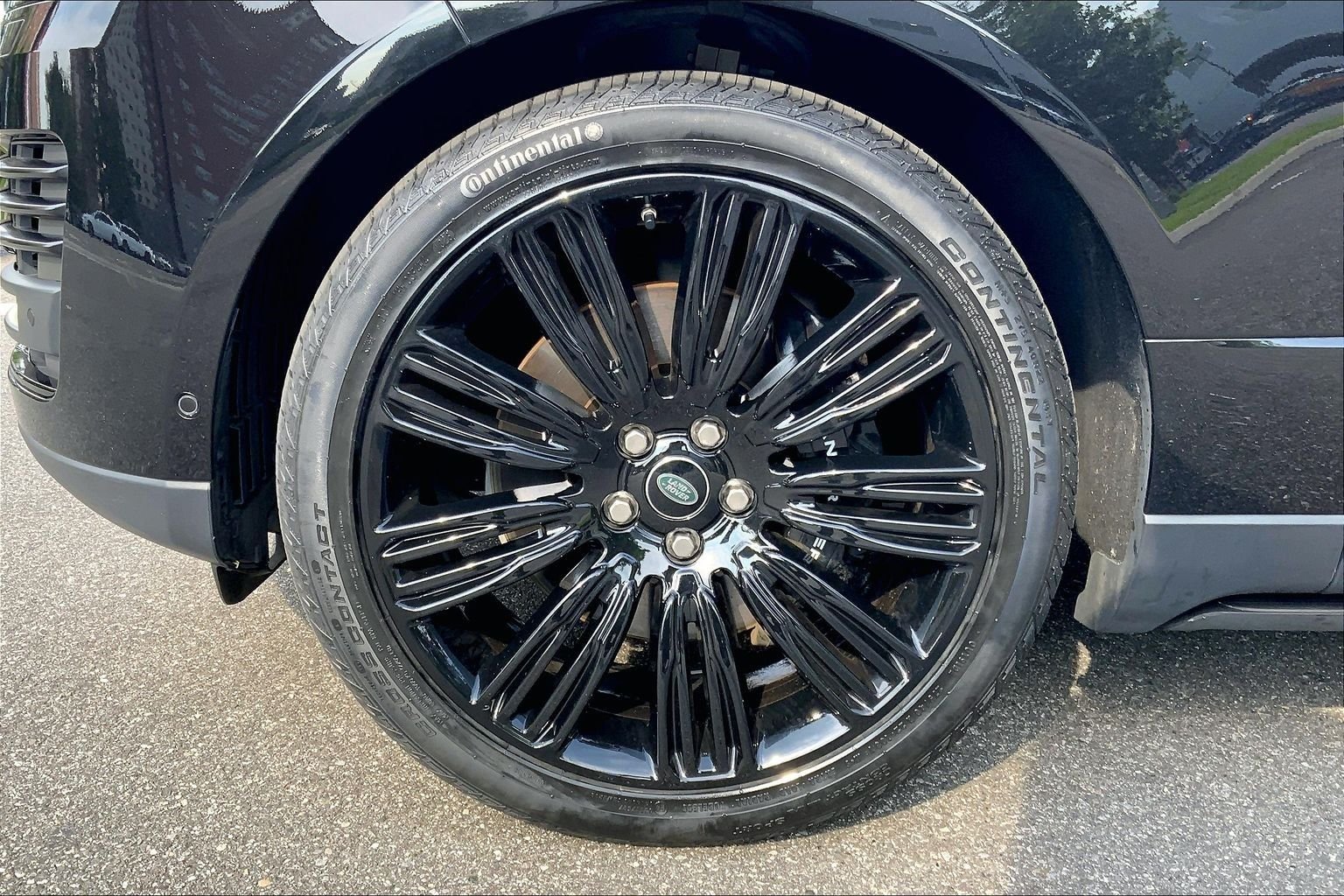 Used 2021 Santorini Black Metallic Land Rover Westminster image 10