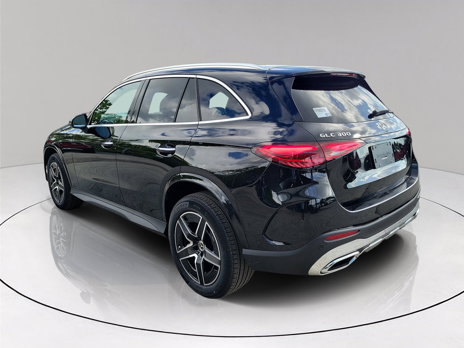 New 2026 Black Mercedes-Benz GLC 300 image 4