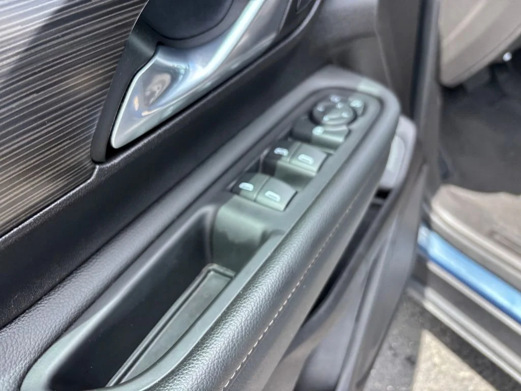 Used 2024  GMC SLE image 26