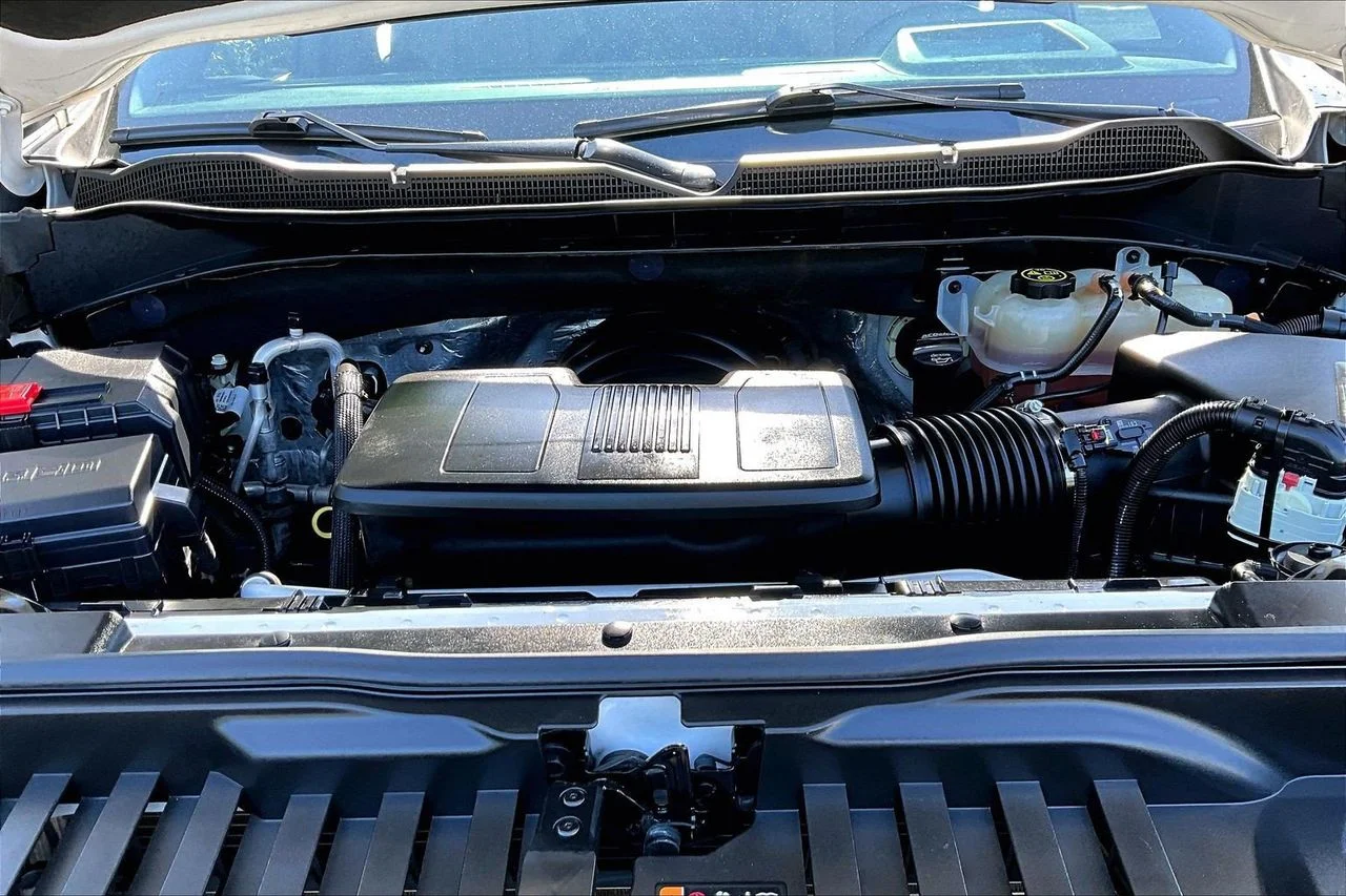 Used 2022 White Chevrolet ZR2 image 36