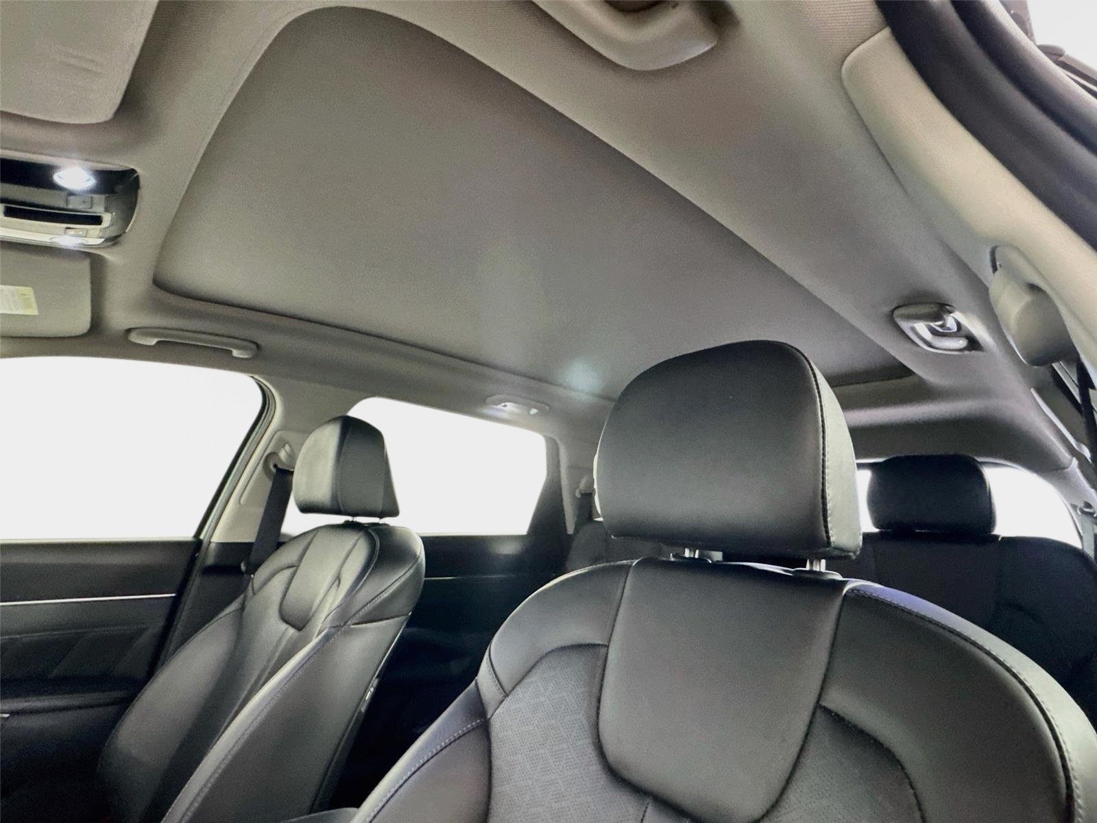 Used 2023 Gravity Grey Kia SX image 14