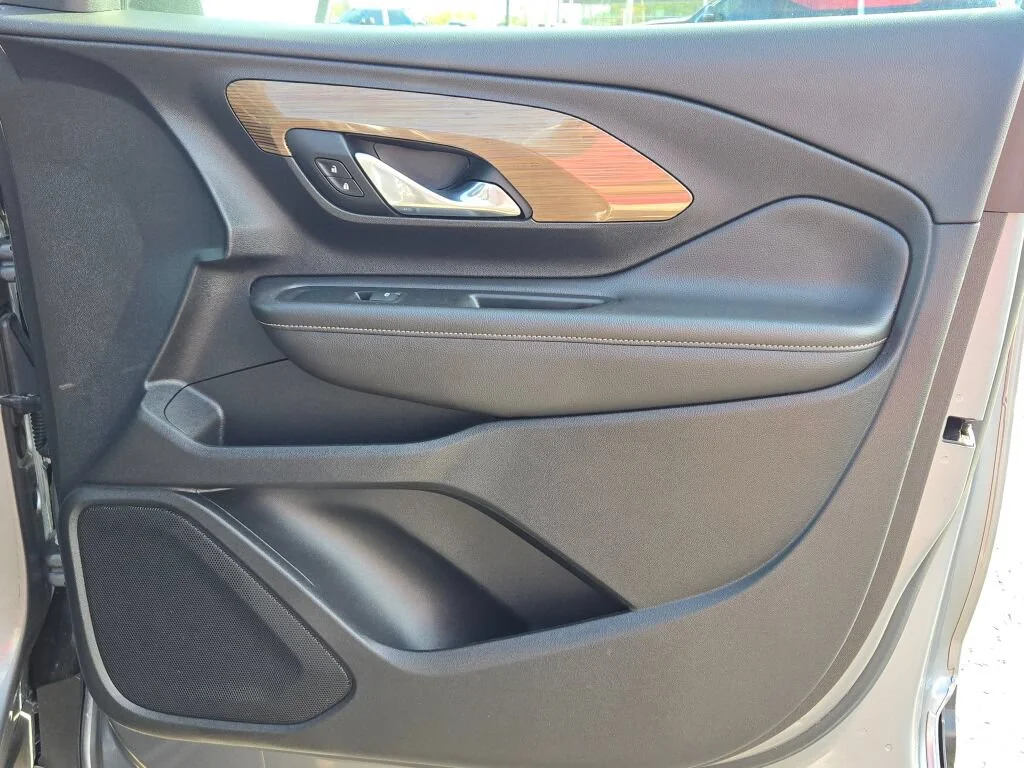 Used 2021 Gray GMC SLE image 6